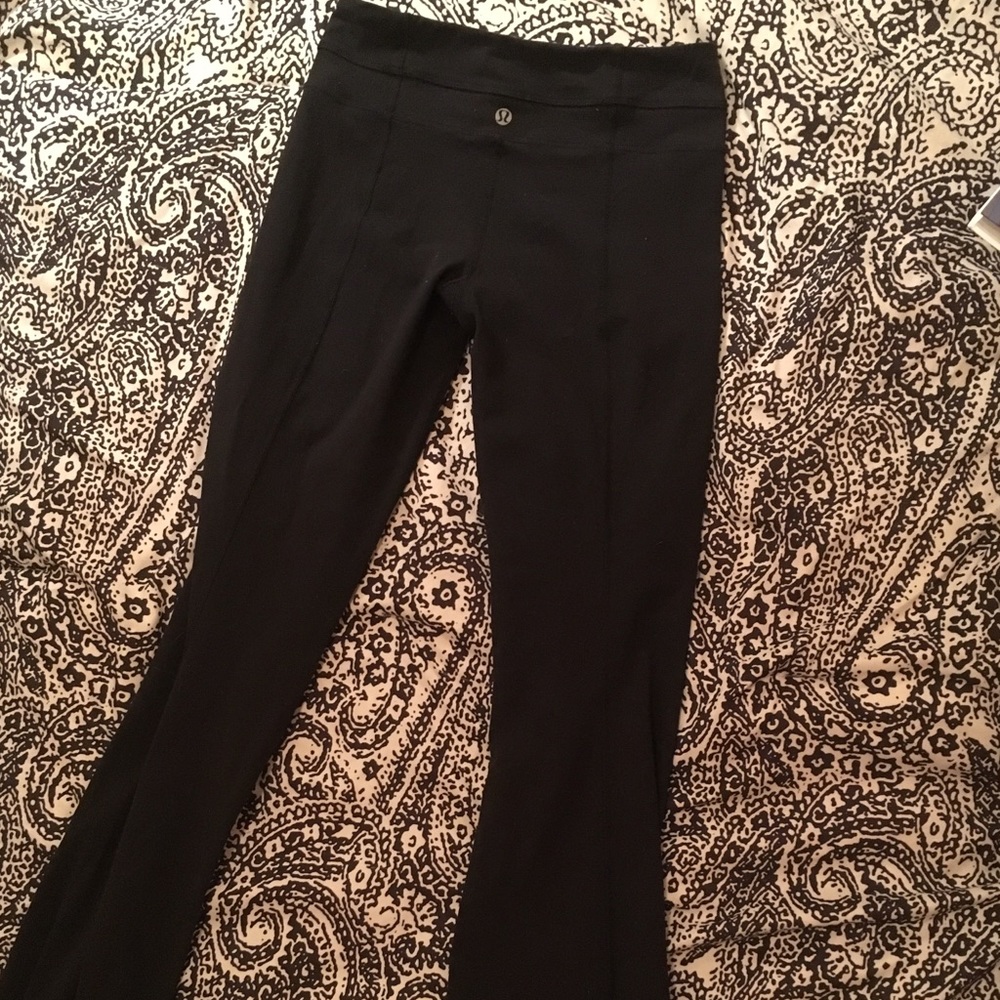 Lululemon Black groove pants full length size 4